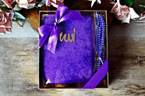 ASETAT KUTULU ÇANTA BOY KADİFE YASİN KİTABI GÜL KOKULU TESBİHLİ MOR RENK